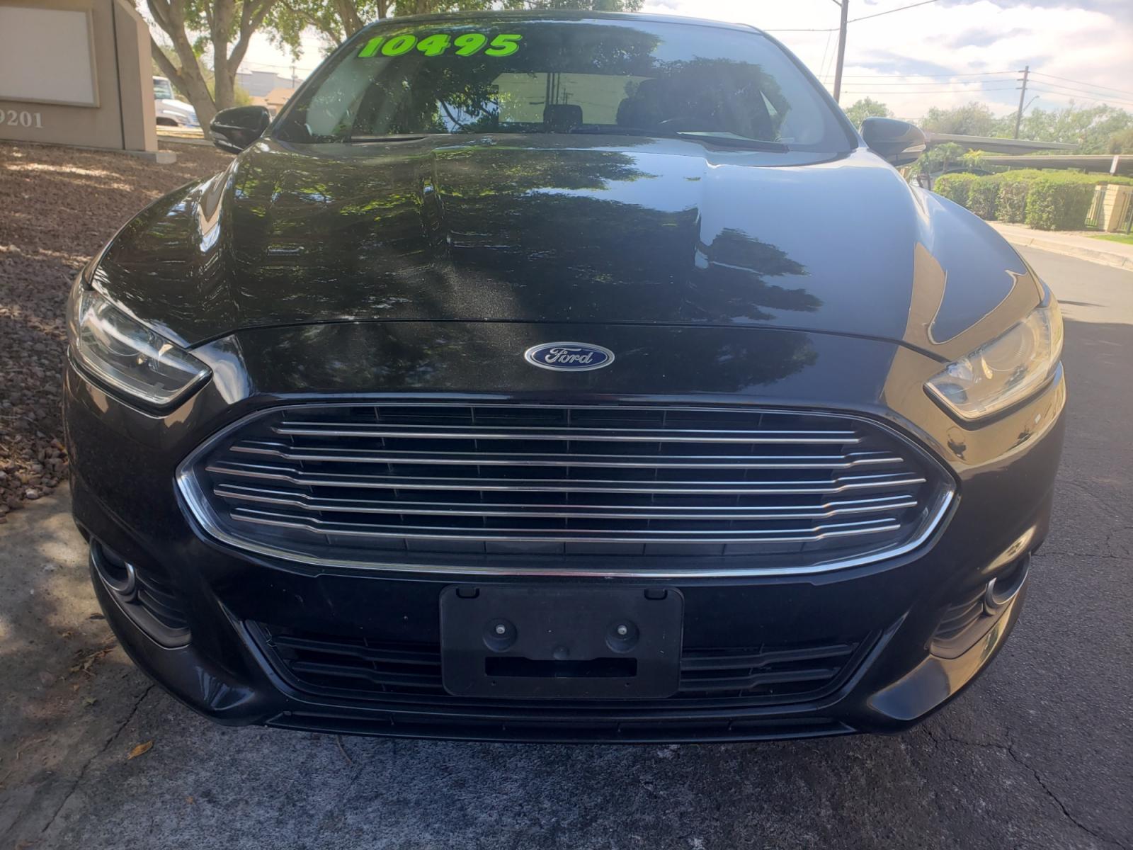 2014 /gray and black Ford Fusion Hybrid SE (3FA6P0LU3ER) with an 2.0L L4 DOHC 16V engine, 6-Speed Automatic Overdrive transmission, located at 323 E Dunlap Ave., Phoenix, AZ, 85020, (602) 331-9000, 33.567677, -112.069000 - 2014 Ford Fusion SE Hybrid......EXCELLENT condition,....ONLY 110K MILES!!!..... A Real Must See!!.... No accidents, Power everything, Touch screen Stereo/cd player, Phone sync, Bluetooth, Satellite compatible, Backup camera, Navigation, Ice cold ac, Clean Gray and Black interior with Black cloth sea - Photo #1